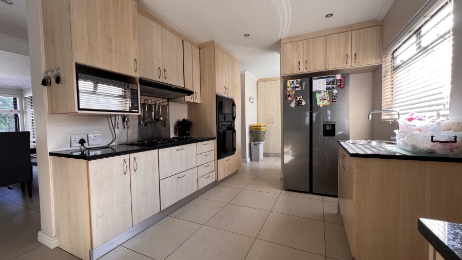 4 Bedroom Property for Sale in Flamingo Vlei Western Cape